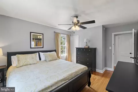 Bedroom - 10118 Greeley Ave, Silver Spring, MD 20902 photo 2 of 8
