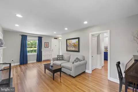 Living - 10118 Greeley Ave, Silver Spring, MD 20902 photo 3 of 9