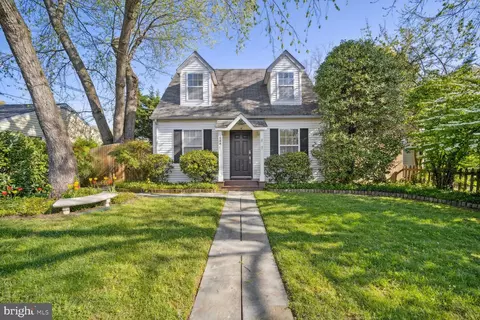508 Crabb Ave, Rockville, MD 20850