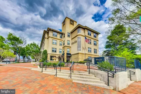 11800 Old Georgetown Rd #1415, Rockville, MD 20852