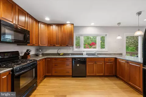 13000 Collingwood Ter, Silver Spring, MD 20904 photo 3
