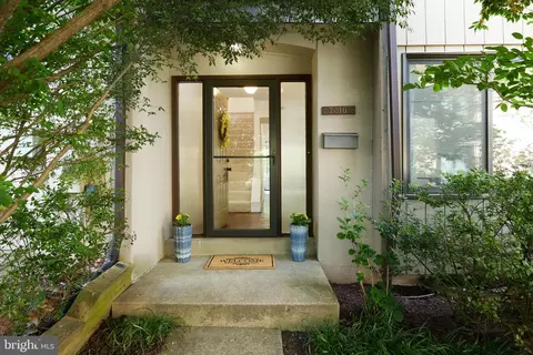 7810 Muirfield Ct, Potomac, MD 20854