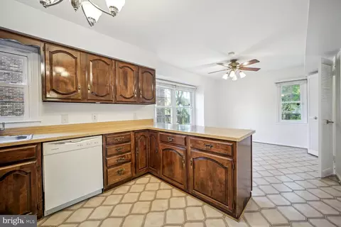 Kitchen - 14357 Rosetree Ct, Silver Spring, MD 20906 photo 3 of 3