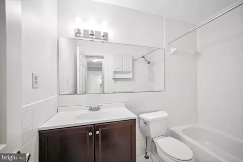 Bath - 14357 Rosetree Ct, Silver Spring, MD 20906 photo 3 of 4