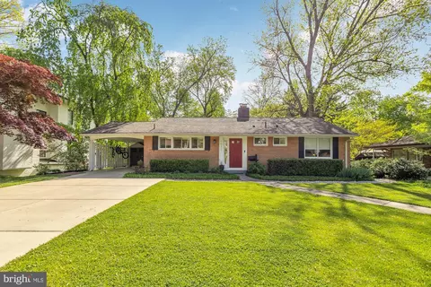 10317 Saint Albans Dr, Bethesda, MD 20814