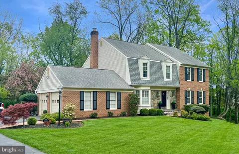 4940 Walkingfern Dr, Rockville, MD 20853