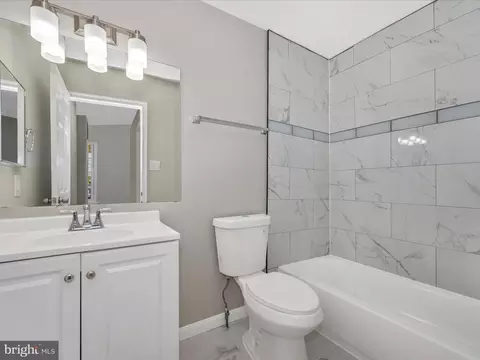 Bath - 14539 Macbeth Dr #14539, Silver Spring, MD 20906 photo 2 of 4