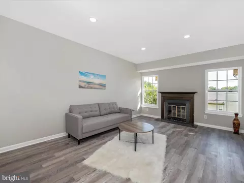 Living - 14539 Macbeth Dr #14539, Silver Spring, MD 20906 photo 2 of 6