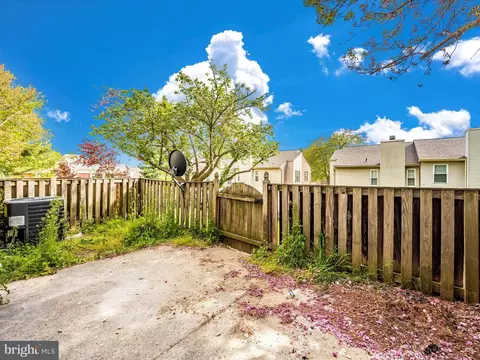 Exterior - 14539 Macbeth Dr #14539, Silver Spring, MD 20906 photo 5 of 15