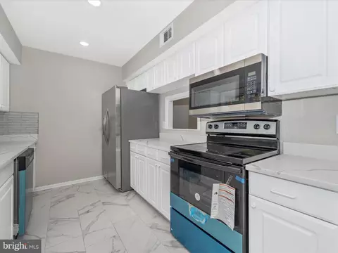 Kitchen - 14539 Macbeth Dr #14539, Silver Spring, MD 20906 photo 3 of 7