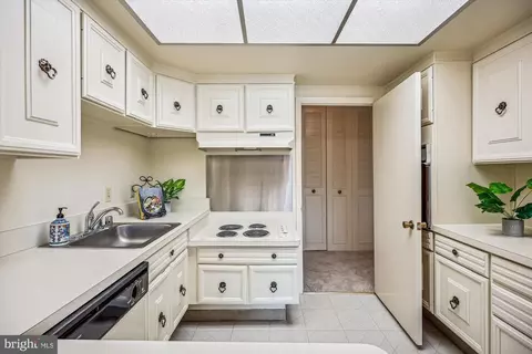 3362 Gleneagles Dr #71-2C, Silver Spring, MD 20906 photo 8