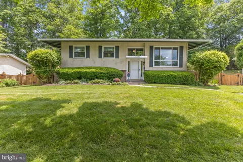13725 Lionel Ln, Rockville, MD 20853