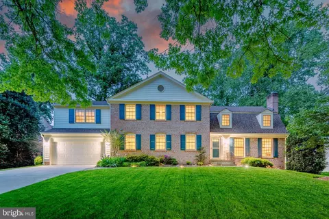 10521 Macarthur Blvd, Potomac, MD 20854