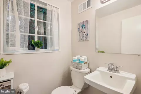 1507 Ladd St, Silver Spring, MD 20902 photo 15