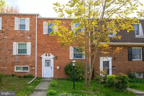 9 Orchard Dr, Gaithersburg, MD 20878