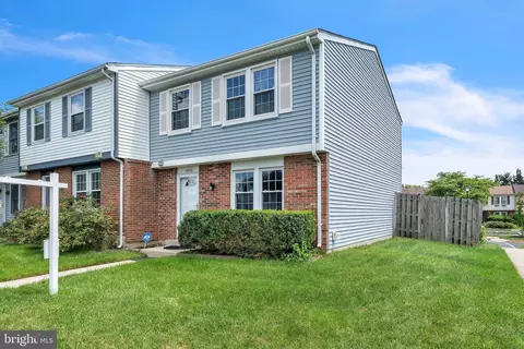 11808 Elderberry Dr, Germantown, MD 20876