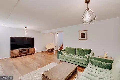 217 Hillsboro Dr, Silver Spring, MD 20902 photo 24
