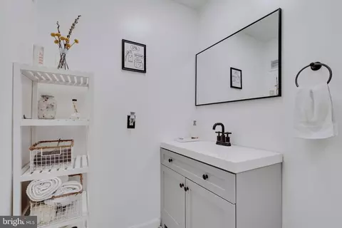 217 Hillsboro Dr, Silver Spring, MD 20902 photo 38