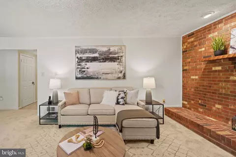 Living - 13713 Castle Cliff Way, Silver Spring, MD 20904 photo 8 of 13