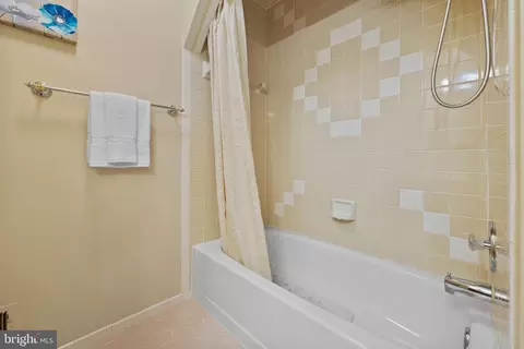 Bath - 13713 Castle Cliff Way, Silver Spring, MD 20904 photo 4 of 8