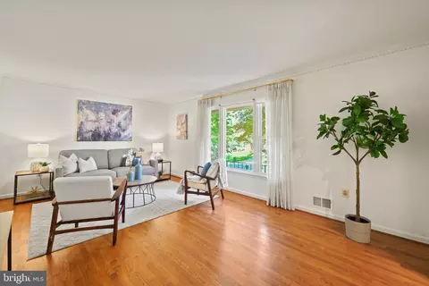 Living - 13713 Castle Cliff Way, Silver Spring, MD 20904 photo 2 of 13