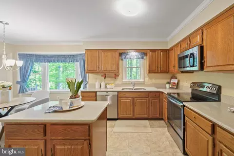 Kitchen - 13713 Castle Cliff Way, Silver Spring, MD 20904 photo 2 of 7