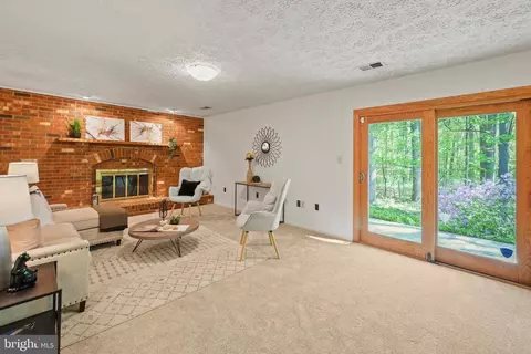 Living - 13713 Castle Cliff Way, Silver Spring, MD 20904 photo 6 of 13