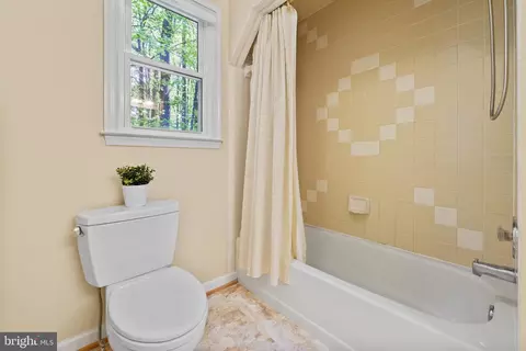 Bath - 13713 Castle Cliff Way, Silver Spring, MD 20904 photo 5 of 8