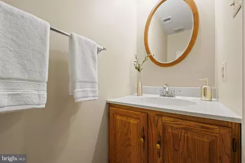 Bath - 13713 Castle Cliff Way, Silver Spring, MD 20904 photo 2 of 8