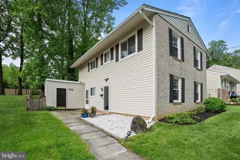 710 Carr Ave, Rockville, MD 20850