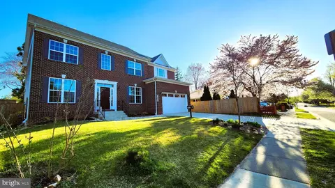 5602 Grosvenor Ln, Bethesda, MD 20814