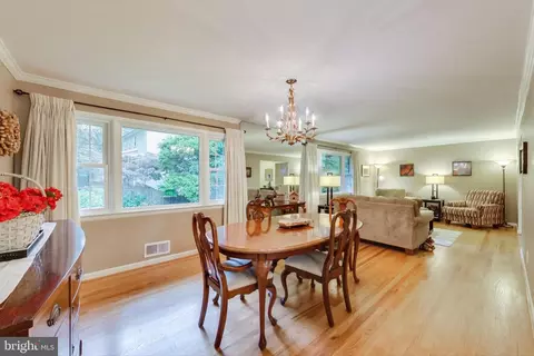 4 David Ct, Silver Spring, MD 20904 photo 2