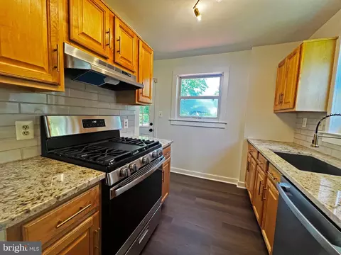 2711 Newton St, Silver Spring, MD 20902 photo 4