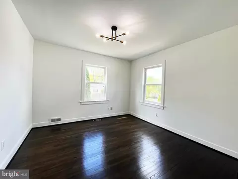 2711 Newton St, Silver Spring, MD 20902 photo 6