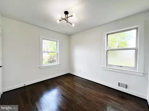 2711 Newton St, Silver Spring, MD 20902 photo 8