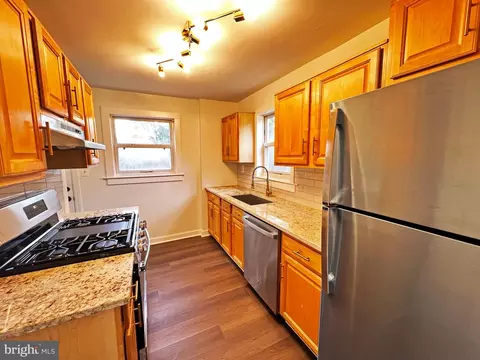 2711 Newton St, Silver Spring, MD 20902 photo 3