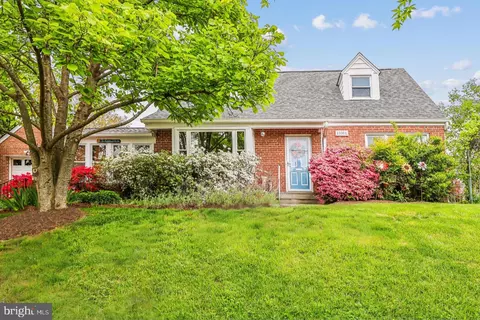 10001 Wildwood Rd, Kensington, MD 20895