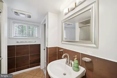 Bath - 2017 Forest Dale Dr, Silver Spring, MD 20903 photo 1 of 4