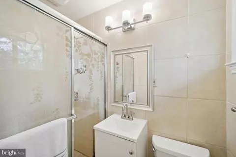 Bath - 2017 Forest Dale Dr, Silver Spring, MD 20903 photo 4 of 4