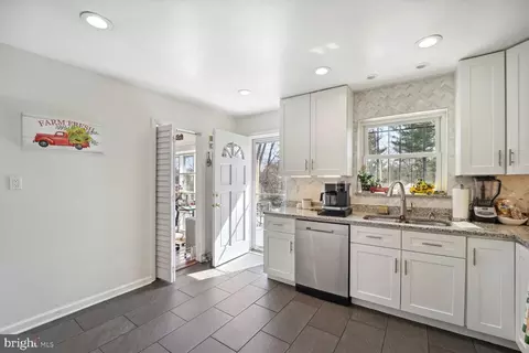 Kitchen - 2017 Forest Dale Dr, Silver Spring, MD 20903 photo 3 of 3