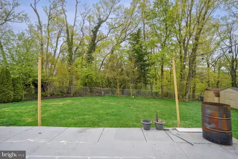 Exterior - 2017 Forest Dale Dr, Silver Spring, MD 20903 photo 5 of 9
