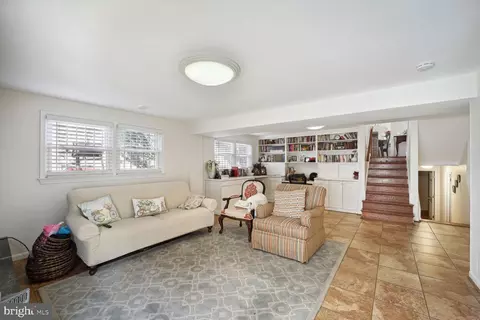 Living - 2017 Forest Dale Dr, Silver Spring, MD 20903 photo 1 of 2