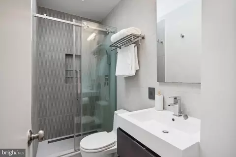Bath - 3934 Rickover Rd, Silver Spring, MD 20902 photo 2 of 3