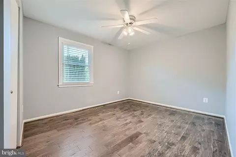 Bedroom - 10400 Windfall Ct, Damascus, MD 20872 photo 2 of 4