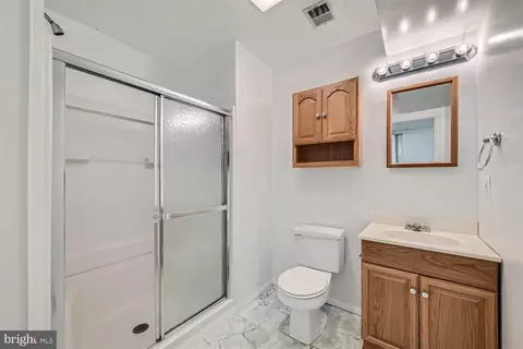 Bath - 10400 Windfall Ct, Damascus, MD 20872 photo 3 of 3