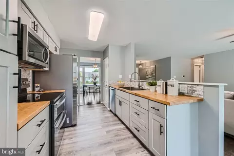 Kitchen - 10400 Windfall Ct, Damascus, MD 20872 photo 1 of 6