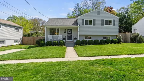 11119 Lund Pl, Kensington, MD 20895