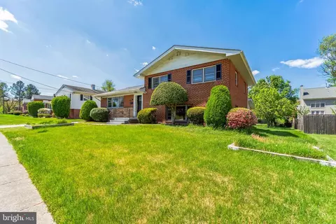 Exterior - 11104 Easecrest Dr, Silver Spring, MD 20902 photo 5 of 6