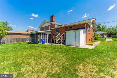 Exterior - 11104 Easecrest Dr, Silver Spring, MD 20902 photo 6 of 6