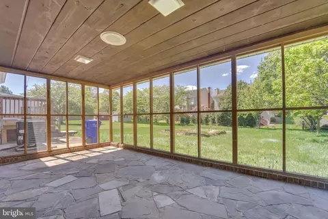 Exterior - 11104 Easecrest Dr, Silver Spring, MD 20902 photo 2 of 6